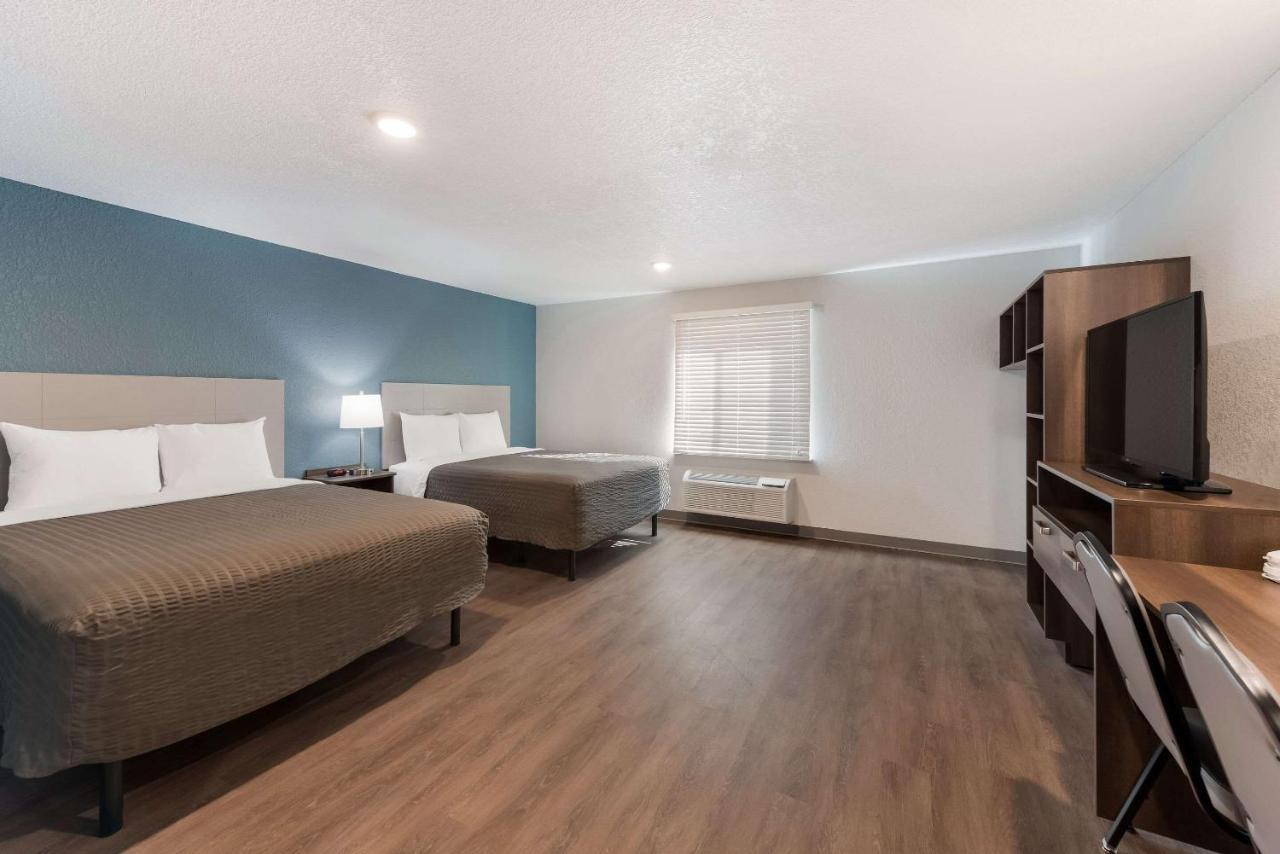 Woodspring Suites Dayton North Exterior photo