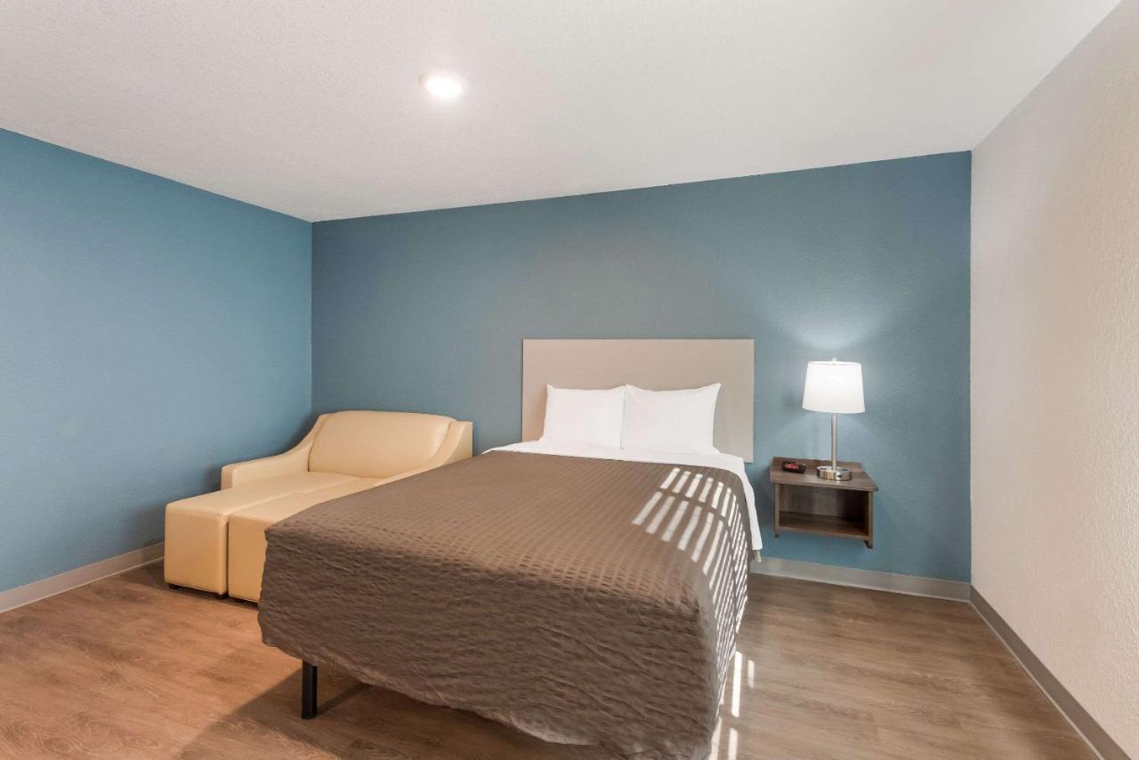 Woodspring Suites Dayton North Exterior photo